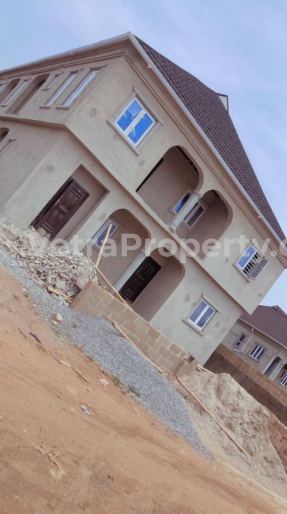  Hot sales!!!Newly built 4 units of 2 bed & 2 units of room and parlour self contain  Flat for Sale Ibadan Oyo Vetra  Property