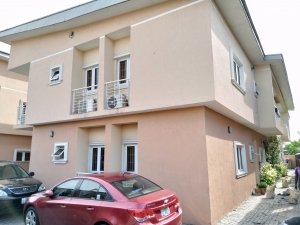 Neatly Maintained Self Service 3 Bedroom Flat In Lekki Phase 1, Lekki Right Lagos. 3 bedroom Flat for Rent Lekki Lagos Vetra  Property