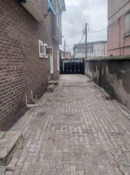 Image 1 Title